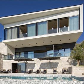 Luxury 5-Bedroom Sea-View Villa with Heated Infinity Pool in Orasac near Dubrovnik – Sleeps 10
